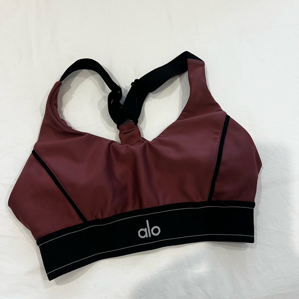 ALO Airlift Sports Bra - Black & Burgundy Truffle